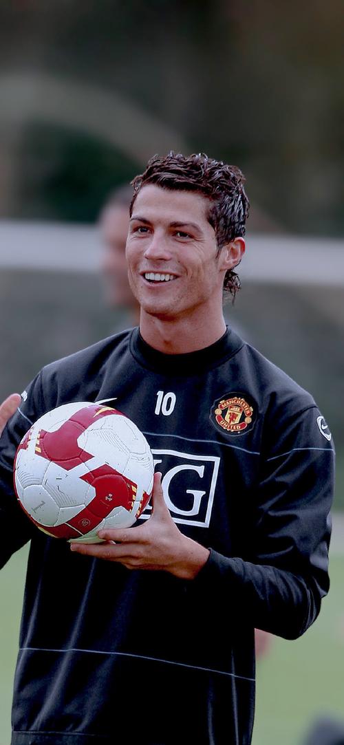 莫雷托：那不勒斯对迪乌夫有意，但球员冬窗不会离开国米（莫雷托：那不勒斯看中迪乌夫，但他冬窗仍会留在国米）