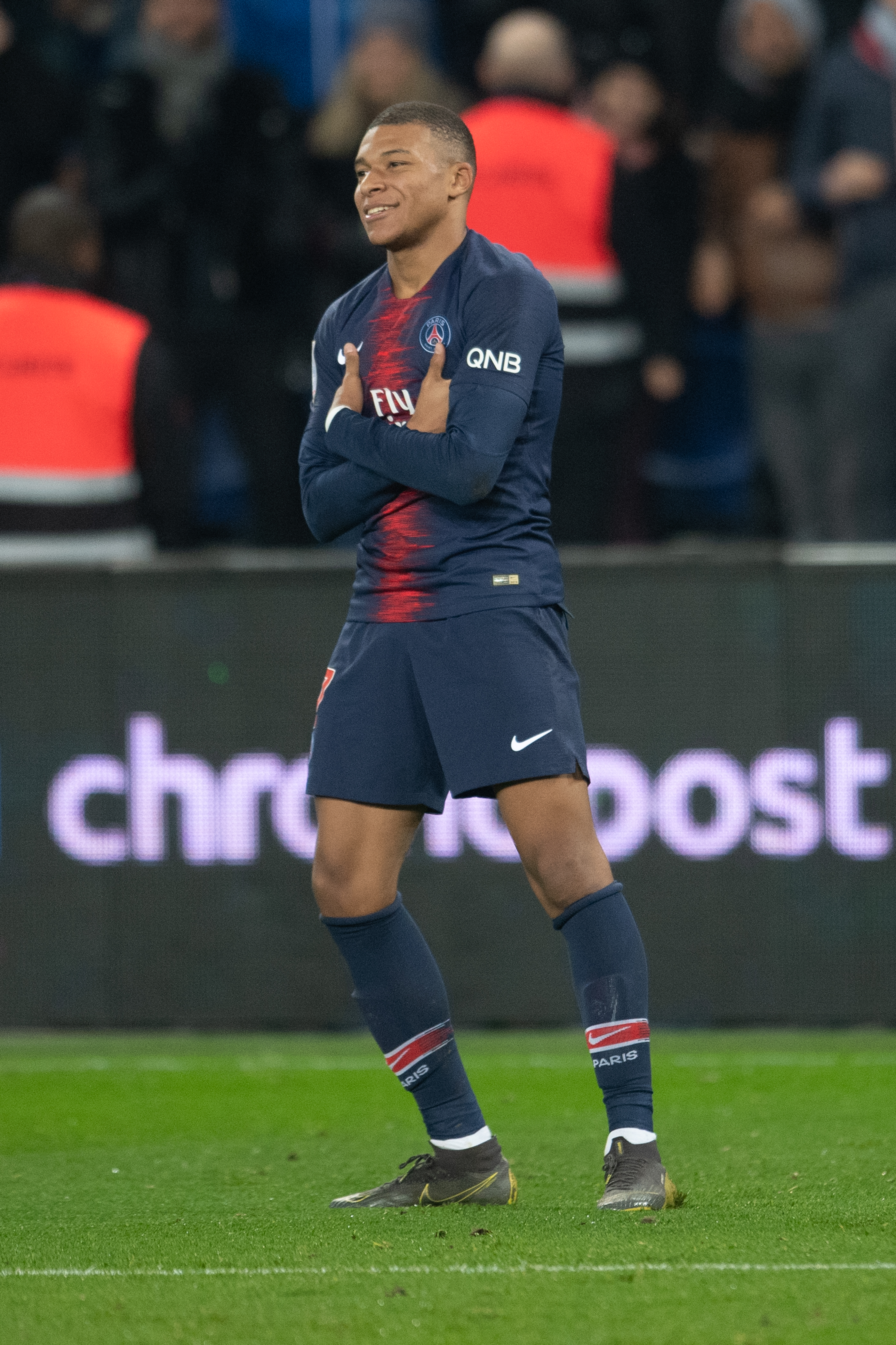 博主：内马尔膝伤手术将由曾效力海港的爱德华多医生主刀（博主称内马尔膝部手术将由前海港队医爱德华多主刀）