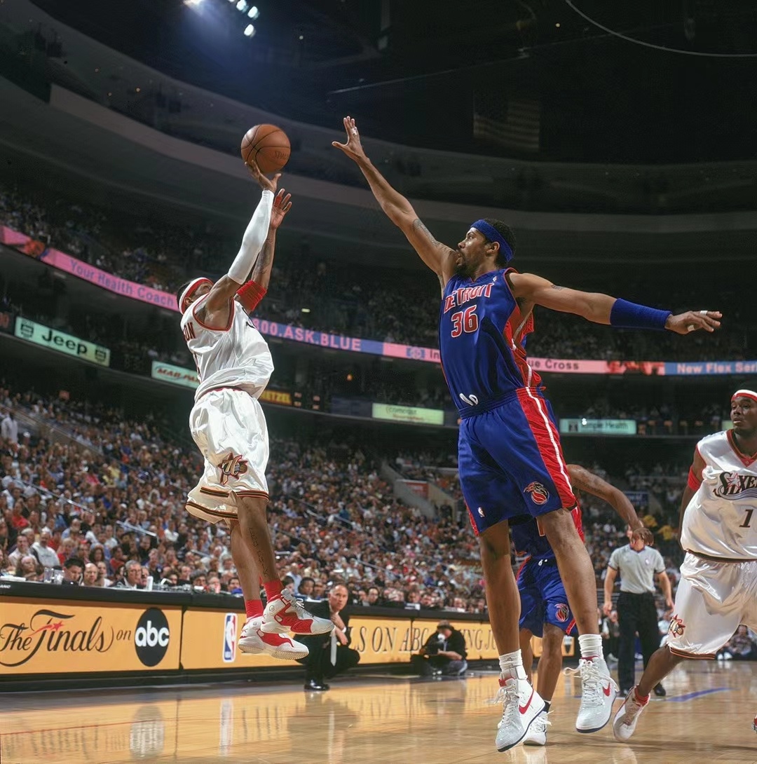 当年真追求过姚明？赵蕊蕊：啥时候的事？这锅我背了多少年了（被指当年追求姚明？赵蕊蕊发声：哪来的事，这口锅我背了多年）