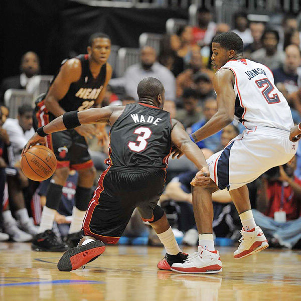 日本足协官方：铃木彩艳因伤缺席本月名单，野泽大志替补入选（日本足协通报：铃木彩艳伤退本月名单，野泽大志递补入选）