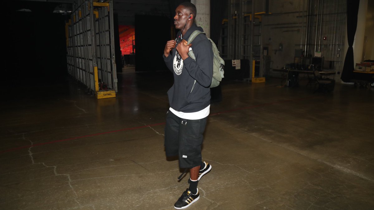 法兰克福与中国足协开展深度交流，围绕多个议题展开深度讨论（法兰克福与中国足协深入对话，聚焦多项议题）