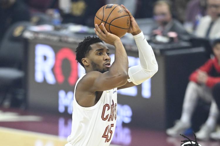 齐沃：两次被动换人影响了比赛，我们在体能下降后无法调整（齐沃：两次被动换人改变战局，体能下滑后我们未能及时应对）