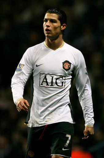 国足选帅时间线：9月5日公开选聘，今日邵佳一出任新帅（国足选帅进展：9月5日启动公开选聘，邵佳一今日担任主帅）