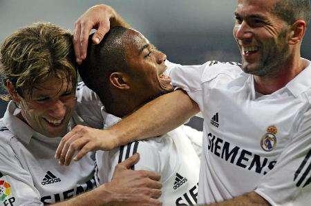 他在场上就是稳定器（他是场上的定海神针）